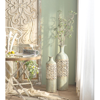 Vase décoratif de luxe fait main en métal ajouré vert et blanc pour table, idéal pour salon et couloir