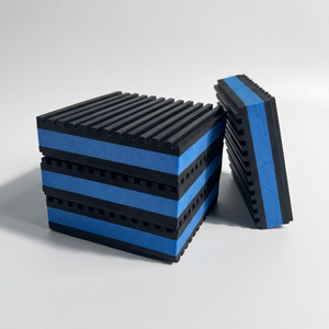 Almohadilla de espuma de caucho azul Easyflex de 7/8 pulgadas x 3 pulgadas x 3 pulgadas para soporte de equipos, aislamiento de vibraciones y aplicaciones industriales - Product Image 3