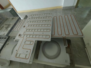 แผ่นระบายความร้อนด้วยน้ำอลูมิเนียมแผ่นเย็นเหลวสำหรับอุตสาหกรรมท่อฝังสำหรับระบบทำความเย็นในอุตสาหกรรมงานตามสั่ง - Product Image 3