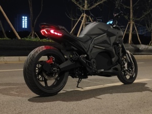 Moto électrique de course puissante pour adultes de 17 pouces, robuste, 2 places, 2 <span class=keywords><strong>roues</strong></span>, 130 km/h, moteur central 8000W, batterie lithium 72V avant - Product Image 5