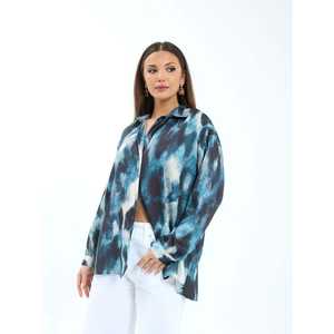 Chemisier asymétrique décontracté en mousseline de soie boutonnée pour femme Munich, motif tie-dye bleu, manches longues - Product Image 3