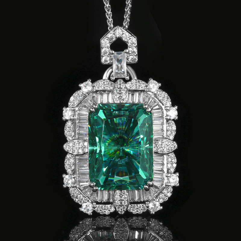 Para Green Pendant with Chopin Chain