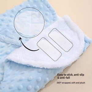 <span class=keywords><strong>Couverture</strong></span> de couchage pour bébé à double couche, chaude, en polaire à pois, extérieur en polaire <span class=keywords><strong>d</strong></span>'agneau, intérieur doux pour la peau, pour le sommeil nocturne des nouveau-nés - Product Image 3