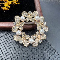 Broche en perles scintillantes, exquise pour les occasions spéciales, broche en cristal tournesol pour femmes, accessoires de bijoux intemporels