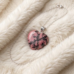 Collares con colgante de plata al por mayor OEM/ODM con forma de corazón y gema de rodonita para mujer - Product Image 2