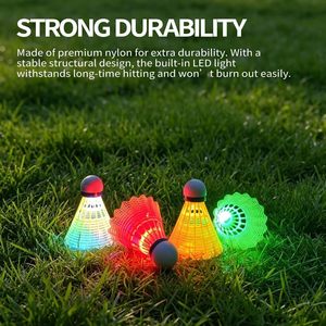 Volants <span class=keywords><strong>de</strong></span> <span class=keywords><strong>badminton</strong></span> LED ZHENAN 4/5/6 PCS en nylon, lumineux dans le noir, équipement sportif pour intérieur et extérieur - Product Image 5