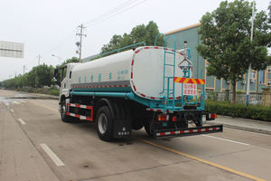 Camión <span class=keywords><strong>Cisterna</strong></span> <span class=keywords><strong>de</strong></span> <span class=keywords><strong>Agua</strong></span> ISUZU Diésel Genuino <span class=keywords><strong>de</strong></span> 8 CBM |   Vehículo Multifuncional para el Control del Polvo y la Vegetación |   Cañón <span class=keywords><strong>de</strong></span> Niebla Personalizable 4x2 - Product Image 4