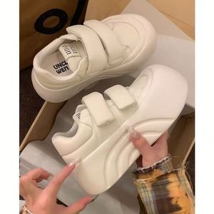 Zapatillas Modernas para Mujer, Estilo Feo-Modern, Punta Redonda y Suela Gruesa, Cómodas con Velcro, Versátiles para Uso Diario, Color Blanco - Product Image 2