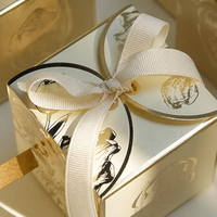 Boîte à dragées de luxe pour mariage, couvercle en forme de pétale doré, design floral, ruban en satin, nœud, boîte cadeau pour chocolat, OEM, marque privée, vente en gros