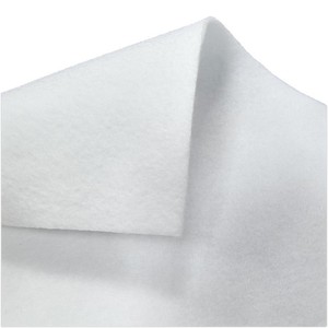 Tissu filtrant non tissé blanc 80-500 g/m² en polyester aiguilleté pour la filtration des liquides - Product Image 4