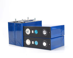 Cellule de batterie prismatique Lifepo4 de qualité A 3,2 V 100 Ah pour le stockage d'énergie solaire et les applications de véhicules électriques - Product Image 1