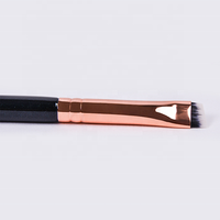 Kuas Smudge Bulu Sintetis Pendek Berkualitas Tinggi dengan Gagang Kayu untuk Eyeliner Pensil Alis Wajah