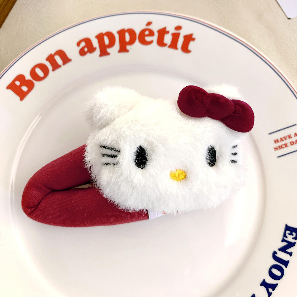 1 white cat hair clip