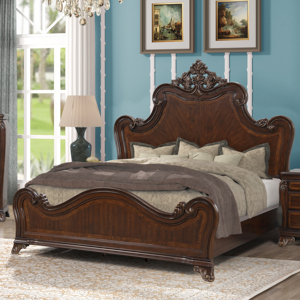 Juego de Muebles de Dormitorio Clásico Americano en Color Marrón Oscuro Tallado, con Detalles de Cama Sleigh, Cómoda, Mesita de Noche y Cajonera - Product Image 1