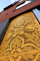 Paneles de Muro Cortina de Aluminio Arquitectónico con Imágenes Perforadas Personalizadas y Tamaños de Orificios para un Diseño Creativo de Fachadas de Edificios