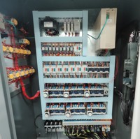 Machine à bois HOLZH pour le travail du bois massif et du MDF, 6 têtes de fraisage, 4 faces à planer