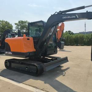Mini-excavatrice sur chenilles d'occasion Doosan DH60D de 6 tonnes, d'origine coréenne, petite pelle hydraulique d'occasion à faible nombre d'heures de fonctionnement pour usage agricole et municipal - Product Image 3