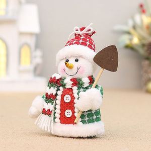 Figurines en tissu miniatures de style anime, colorées comme des bonbons, pour décorations de fête de Noël transfrontalières (Bonhommes de neige, Père Noël, Rennes) - Product Image 3