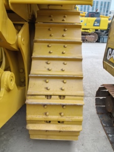 รถดันดิน CAT D8R กำลัง 160 กิโลวัตต์ ความสามารถในการดันดิน 6.5 เมตร  อุปกรณ์ก่อสร้างงานหนัก พร้อมมอเตอร์และปั๊ม - Product Image 4