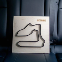 Quadro con Cornice in Legno di Auto da Corsa, Decorazione Murale per Appassionati di Automobili, Arte Automobilistica per Garage, Man Cave e Arredamento Casa