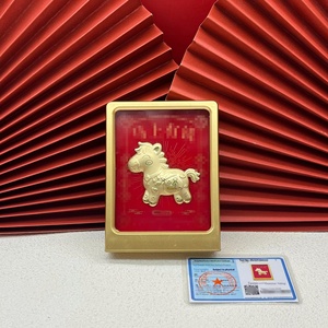 ชุดรูปปั้นม้าทองคำแท้ <span class=keywords><strong>999</strong></span> ขายส่ง - กรอบรูปตั้งโต๊ะดีไซน์ใหม่ ของที่ระลึกม้าทองคำ ของขวัญปีม้า - Product Image 1