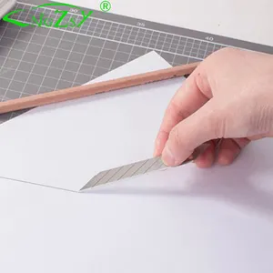 อุปกรณ์สำนักงานยูทิลิตี้ใบมีดเติมโลหะผสมเหล็กใบมีดตัดเปลี่ยนสำหรับมีดยูทิลิตี้เครื่องตัดกระดาษฟิล์ม E03
