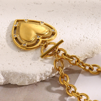 Collier médaillon cœur plaqué or fermoir à bascule avec accents de cristal cadeau romantique bijoux pour femmes