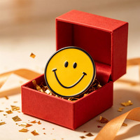 Épingles en émail jaune de forme personnalisée, badges de mode pour vêtements et sacs, épingles en métal pour revers