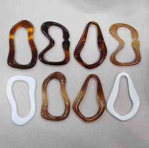 Servicio OEM, Hebilla Decorativa de Resina Plástica de Alta Calidad y Forma Irregular para Bikini, Traje de Baño y Bufanda - Product Image 1