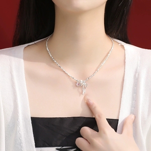 LT-228 Broken <strong>Silver</strong> Bow Heart-shaped <strong>Necklace</strong> <strong>Unique</strong> and Versatile High-end Collarbone Chain for Women - Product Image 4