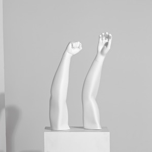 Venta al por mayor precio barato rodillera maniquí fibra de vidrio Hombre Deporte tienda mano rodillera pantalla maniquí para la venta - Product Image 3