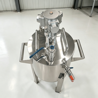 Cuve de mélange pneumatique de laboratoire équipée de plaques déflectrices pour éviter les vortex et améliorer l'homogénéité du mélange