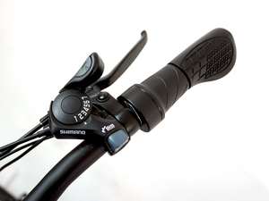 27.5 Inch Urban E-Bike With High Performance Anti-Puncture Tires <b>36V</b> 10.4Ah <b>Battery</b> 7-Speed TNS-CD3 Womens Bike TNS-CD3 - Product Image 2