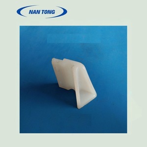 Empujador de Libros DQ404 Tsp de Nylon Blanco para Grapadoras de Doble Cabezal Semiautomáticas Nantong M2000 - Product Image 1