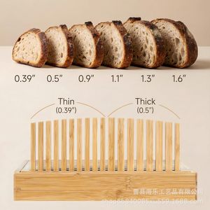 Trancheur à pain en bambou avec plateau à miettes, planche à découper en bois massif pour outils de pâtisserie - Product Image 1