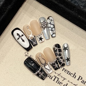 TSZS Vente en gros de faux ongles faits à la main, style Y2K, ongles 3D fantômes, dessins animés, réutilisables, en acrylique, pour femmes - Product Image 5