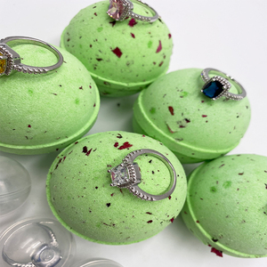 Mới Hợp Thời Trang Hữu Cơ Tắm Bom Quakly fizzing Phong Phú Bong Bóng Cánh Hoa Với Bất Ngờ Nhẫn Bên Trong Spa Nhà Sử Dụng Giá Rẻ Tùy Chỉnh - Product Image 5