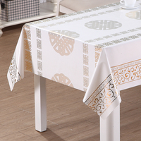Nappe en PVC RNPT avec imprimé de motifs métalliques et support en tissu pour tables à manger
