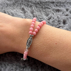 Bracelet de prière catholique à 5 chapelets avec fermoir magnétique religieux, en calcédoine rose, avec pendentif de la Vierge de Guadalupe - Product Image 3