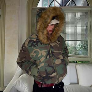 Chaqueta Bomber de Camuflaje Personalizada de Fábrica, Reversible, de Algodón Ripstop, Nylon, Sarga, con Capucha y Piel Sintética para Hombre - Product Image 2