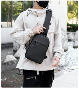Sac de Poitrine Léger et Tendance pour Homme, Style Motard, Sac Banane Multifonctionnel pour Loisirs, Sac Bandoulière Croisé – Vente en Gros - Product Image 5