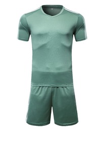 Top quality 100% polyester wholesale customized soccer jersey with team logo - Product Image 5