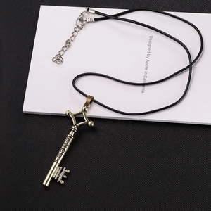 2024 attaque sur Titan collier <span class=keywords><strong>Eren</strong></span> <span class=keywords><strong>clé</strong></span> Shingeki No Kyojin pendentif mode Vintage rétro Anime bijoux pour hommes Cosplay - Product Image 4