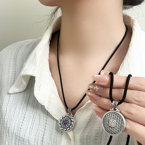 Collier unisexe Kaiming en argent sterling 925, motif Fu émaillé rétro ajouré, avec cordon tressé noir, chaîne de pull - Product Image 1