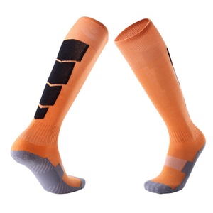 Chaussettes de football professionnelles antidérapantes, absorbant les chocs, avec bordure épaissie, fond en tissu éponge tricoté, respirantes et à séchage rapide - Product Image 5