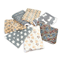 Couverture en flanelle pour animaux de compagnie sur mesure de l'usine TongMao, couverture fine pour toutes les saisons, polaire corail chaud, empreinte de patte, produits pour animaux de compagnie, vente en gros