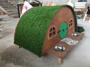 Gabbia per Cani Hobbit Grande da Interno in Legno, Cuccia per Animali Domestici, Mobili per Cani, Gabbia Corta in Legno con Cuscino - Product Image 2