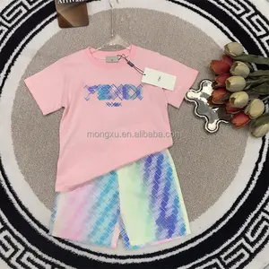 2023 नए उत्पाद बच्चों के शॉर्ट्स सेट प्रसिद्ध ब्रांड लड़कों की टी-शर्ट बच्चों के ग्रीष्मकालीन कपड़े सेट डिजाइनर बच्चों के कपड़े थोक