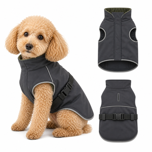 Chaleco impermeable para perro con tira reflectante, hebilla ajustable, sin mangas, ropa para mascotas, cuello alto, a prueba de viento y cálido. - Product Image 1