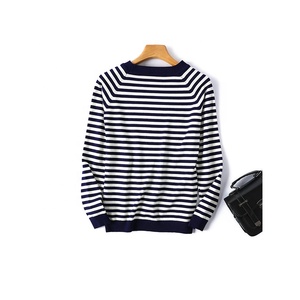 Fabricants de tricots sur mesure, nouvelle collection automne-hiver, col rond, manches longues, <span class=keywords><strong>pull</strong></span> en laine marine <span class=keywords><strong>rayé</strong></span> noir et blanc pour femmes - Product Image 5